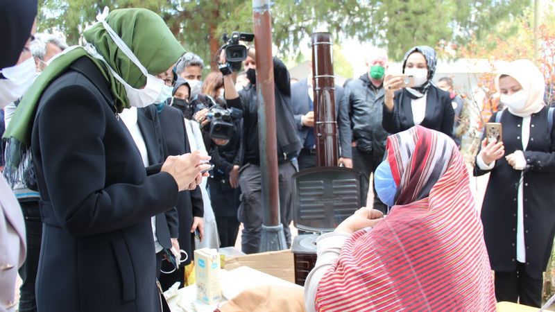 İzmir'de çadırda kalan Trabzonlu nine: Tayyip Erdoğan’ı tanıyor musun?