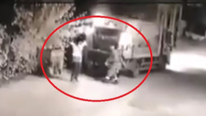 Osmaniye'de temizlik işçileri kendilerini müziğin ritmine kaptırdı