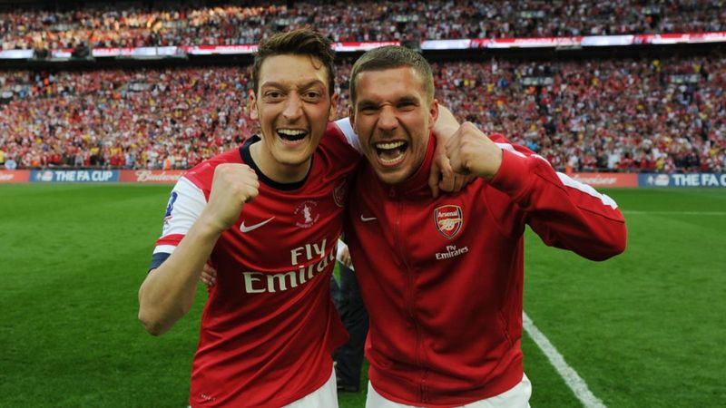 Lukas Podolski: Arsenal, Mesut'a haksızlık yapıyor