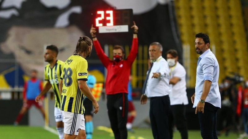 Erol Bulut, Caner Erkin'i kulübeye çekiyor