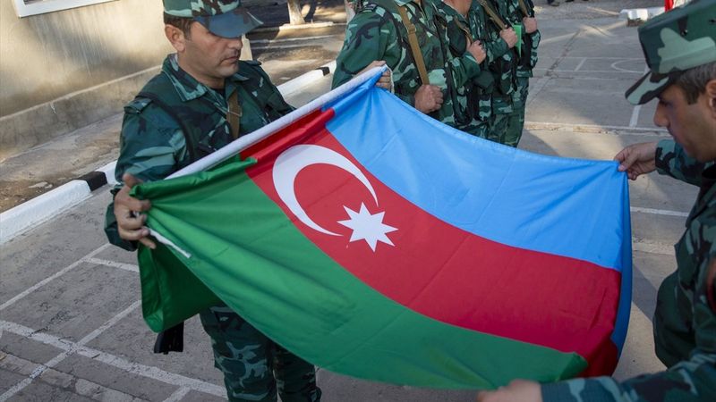 Zengilan'daki karakollara, Azerbaycan bayrakları çekildi