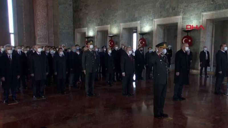 Devlet erkanından Anıtkabir'e ziyaret