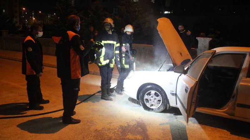 Kayseri'de sabah tamirden çıkan araç, akşam yanarak kullanılamaz hale geldi