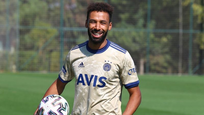 Nazım Sangare: Gökhan Gönül'e formayı bir daha vermem