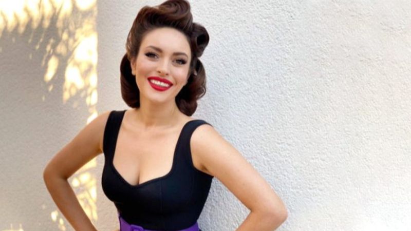 Takipçisi Ezgi Mola'ya leke çıkarıcı sordu