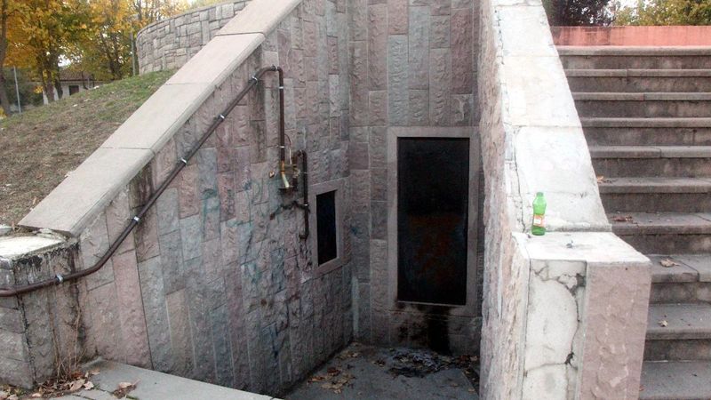 Bolu'da 12 Kasım Deprem Anıtı'nın içler acısı son hali