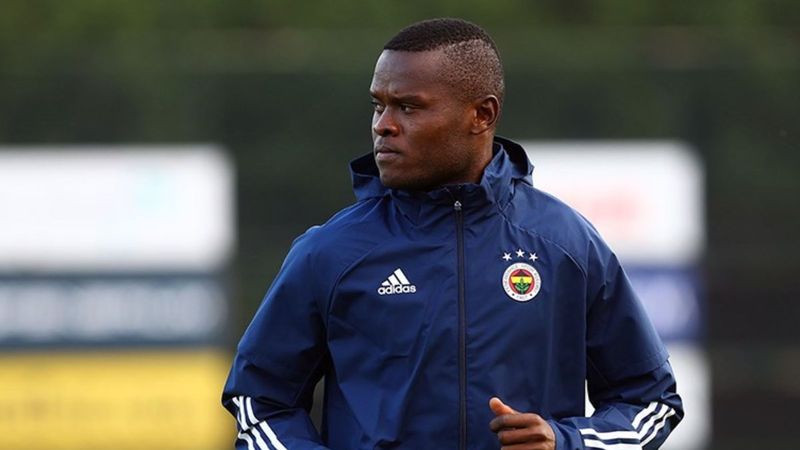 Fenerbahçe'de Sosa, Samatta ve Tolga Ciğerci takımdan ayrı çalıştı
