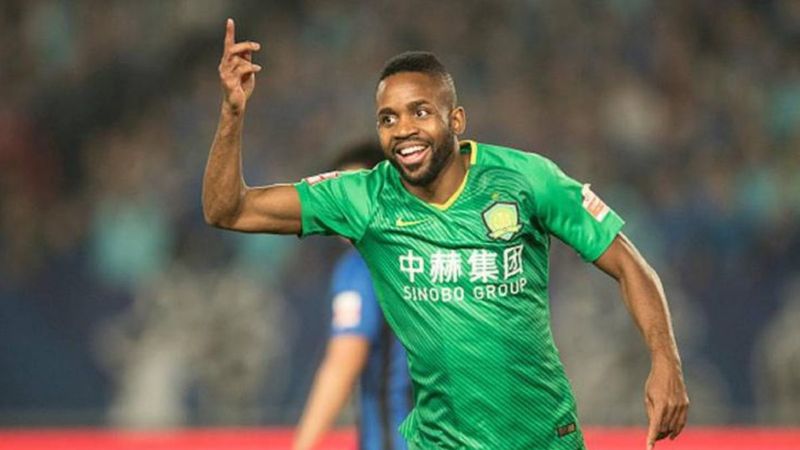 Eski Bursasporlu Bakambu Çin'de gol kralı oldu
