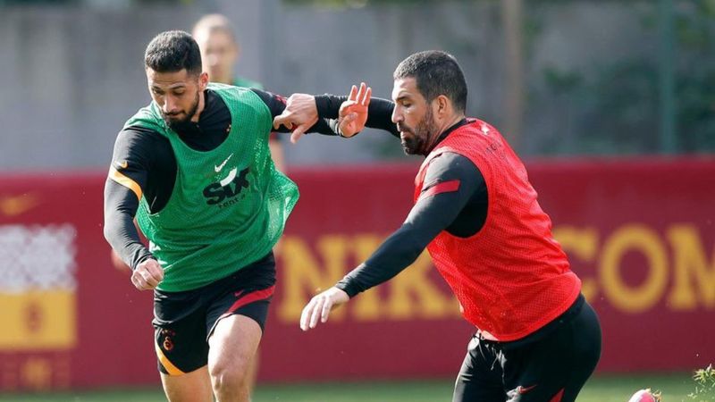 Galatasaray: Milli takımda bulunan 1 futbolcunun testi pozitif