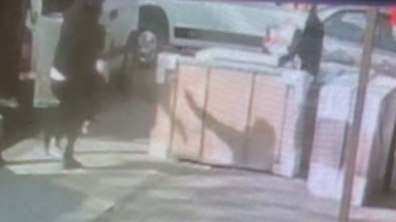 Ataşehir'de silahlı saldırı: 2 yaralı