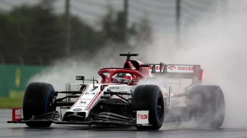 Antrenman turuna çıkan pilotlar asfaltı beğenmedi