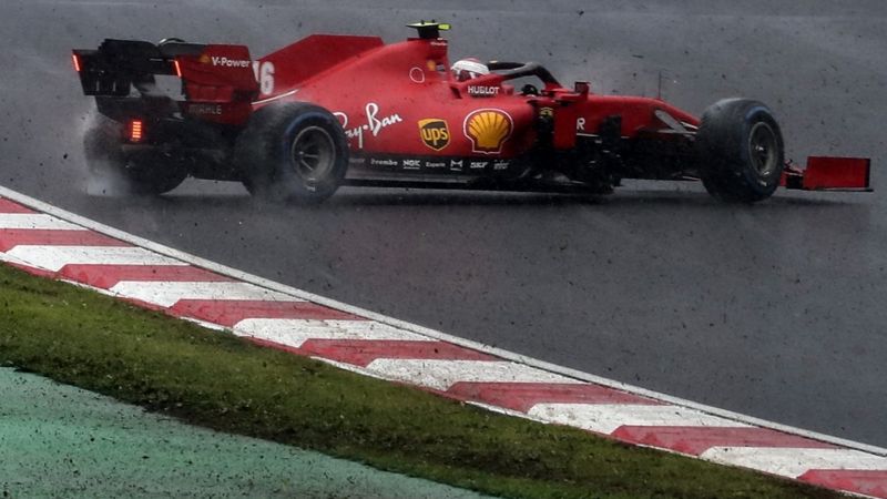 Formula 1 pilotları yağışlı havada zorlandı