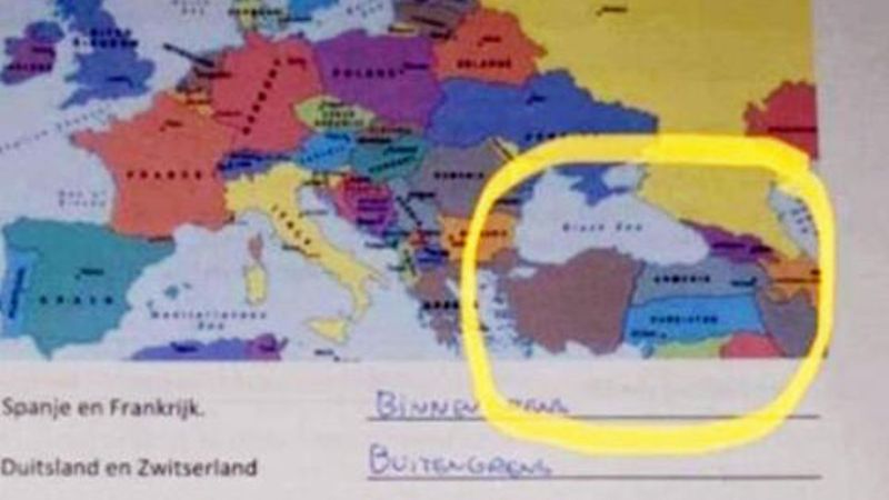 Hollanda'da okul müfredatına, Türkiye'yi parçalanmış gösteren harita koyuldu