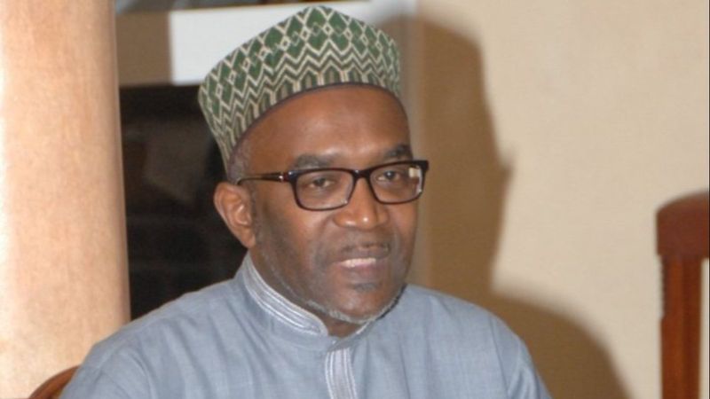 Eski Senegalli Bakan Wone, kendisine verilen Legion d'Honneur nişanını iade etti