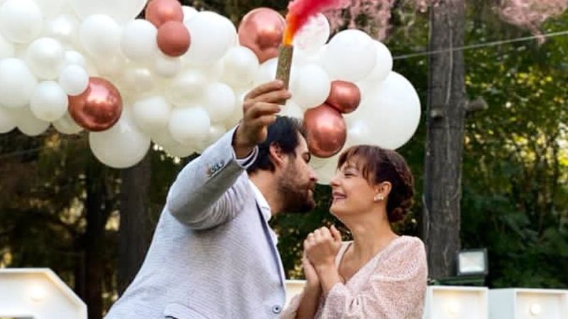 Özge Özder, cinsiyet partisi düzenledi