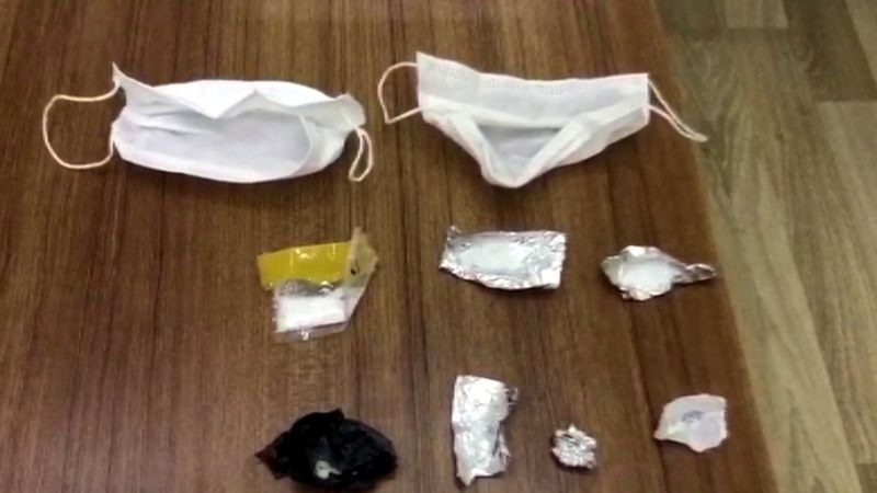 Kahramanmaraş'ta kollarındaki maskeden uyuşturucu çıktı