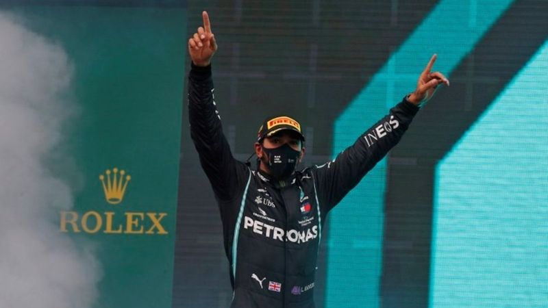 Mercedes ile Hamilton yeni sözleşme görüşmelerine başlayacak