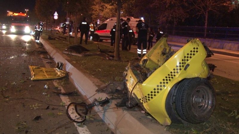 Kartal'da makas atan araç ikiye bölündü