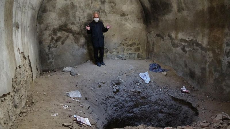 Erzurum'da 160 yıllık topçu kulesi defineci saldırısına uğradı