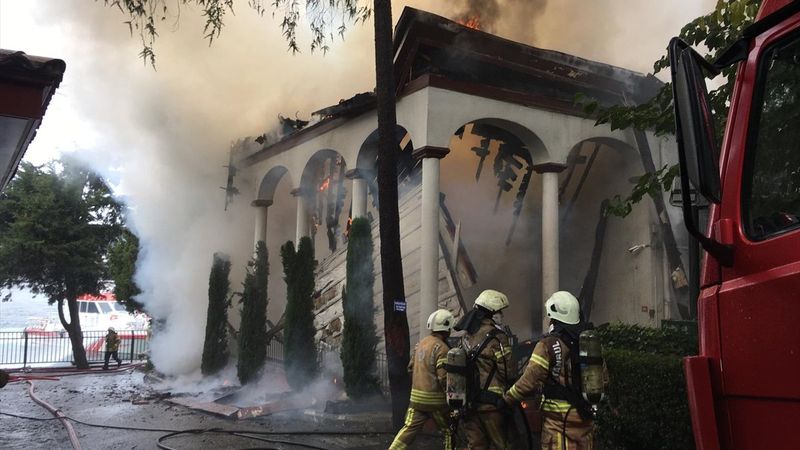 Vaniköy Camii yangınında itfaiye raporu açıklandı