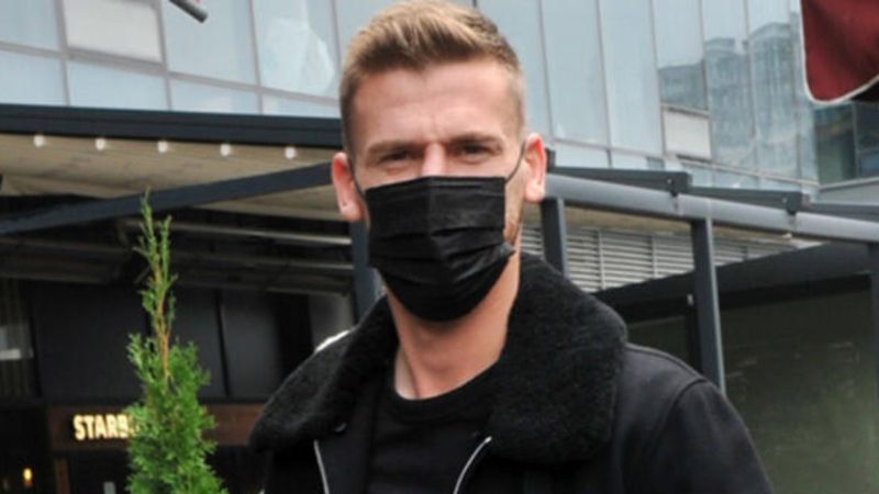 Serdar Aziz, yeni arabasını göstermedi