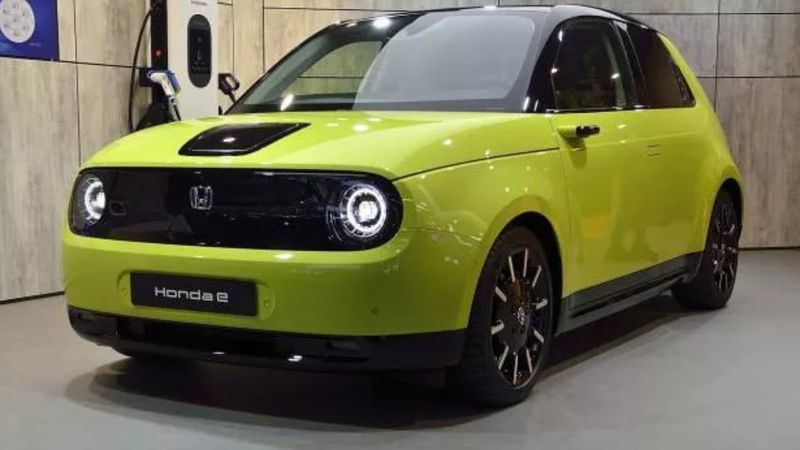 Elektrikli Honda E, Almanya'da yılın otomobili seçildi