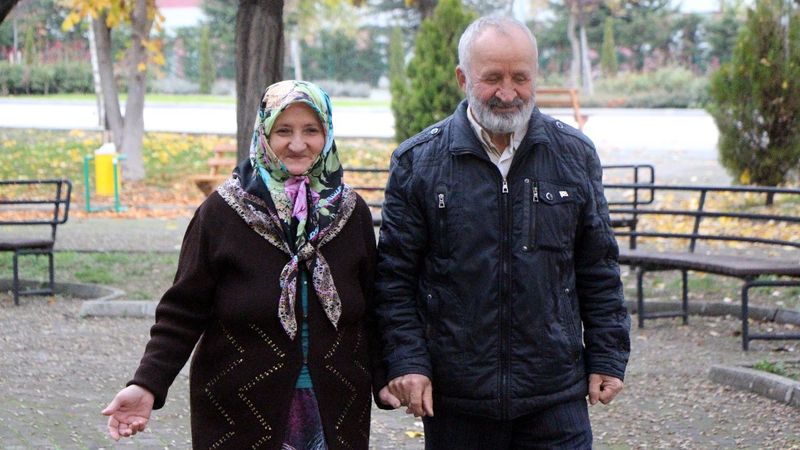 Bolu'da eşine 50 yılda 450 şiir yazdı