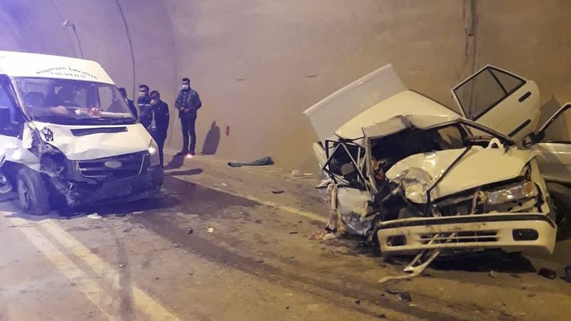 Artvin'de otomobil kazası: 1 ölü, 4 yaralı