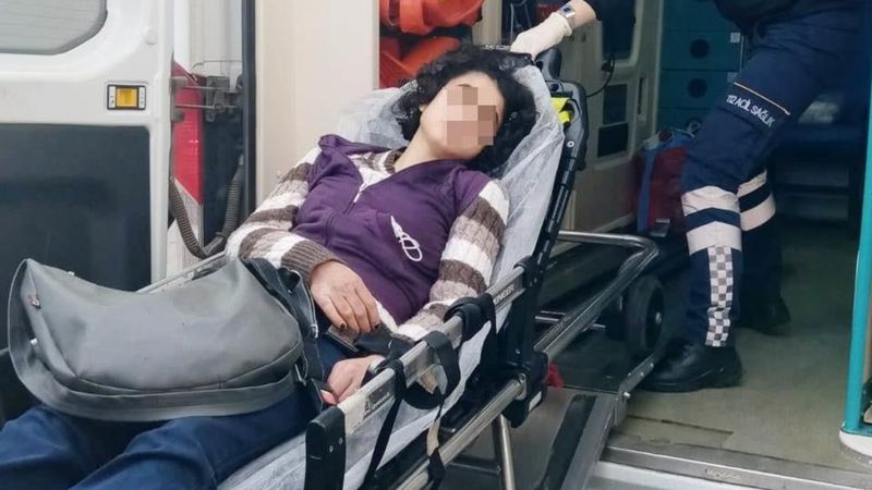 Sakarya'da 16 yaşındaki genç, elinde içki şişesiyle baygınlık geçirdi