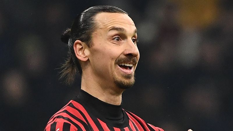 Zlatan Ibrahimovic tüm takıma PS5 aldı