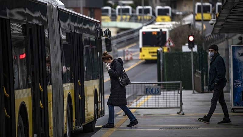 Sokağa çıkma yasağı saatlerinde toplu taşıma var mı? Metro, Metrobüs, Marmaray hafta sonu çalışıyor mu?