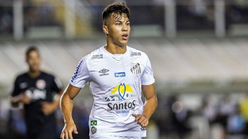 Fenerbahçe'nin hedefi Santoslu Kaio Jorge