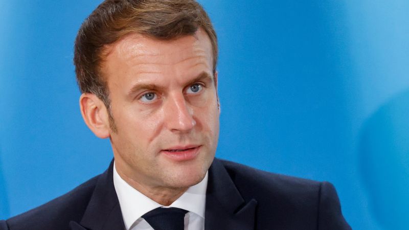 Macron: Dağlık Karabağ'da kültürel mirası koruyalım