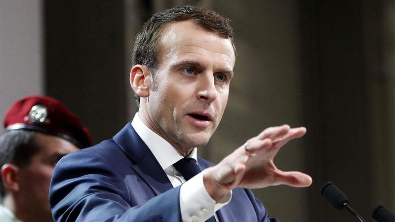 Emmanuel Macron, Fransa'daki imamlara laiklik şartı getirmeye hazırlanıyor