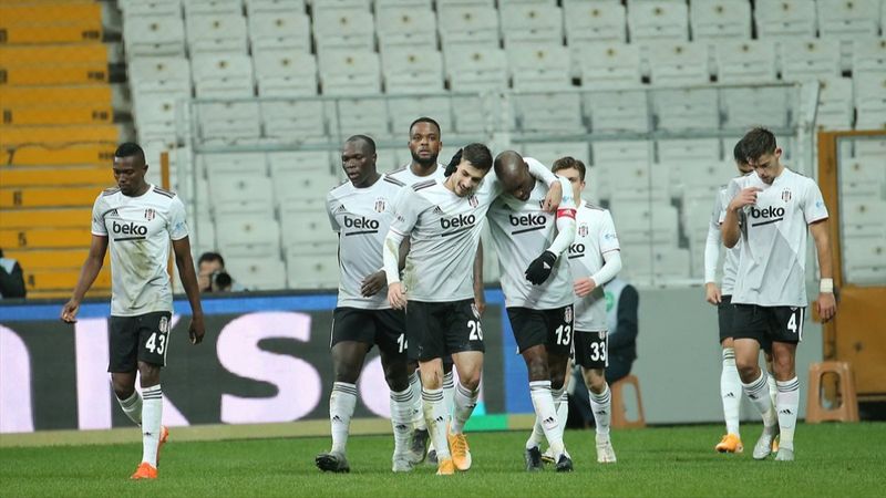 Beşiktaş, derbi öncesi Başakşehir'i 3-2 yendi