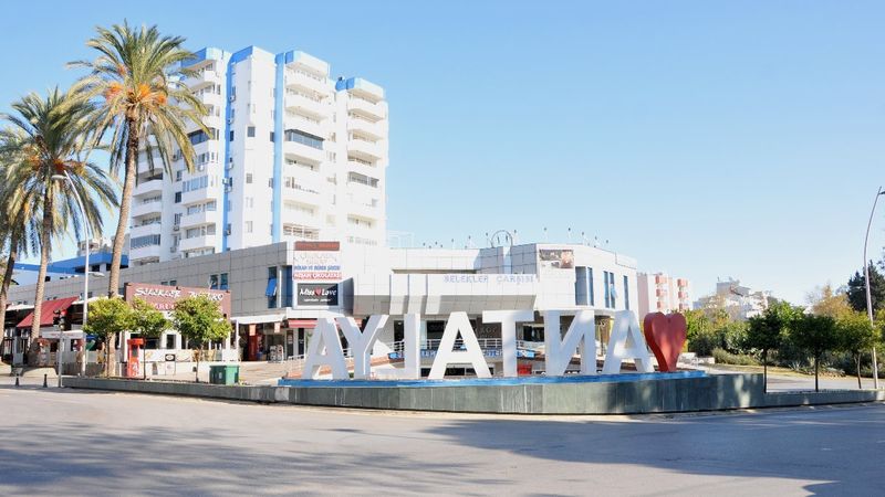 Antalya'da yasaklar yanlış anlaşıldı: Sokaklar boş kaldı