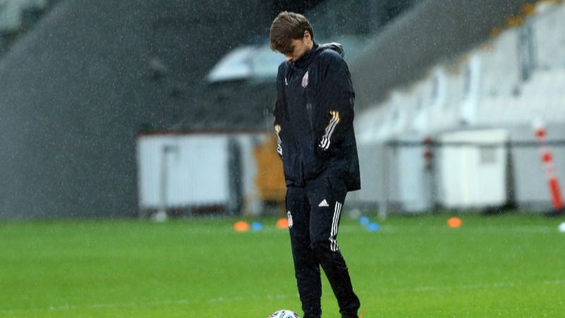 Adem Ljajic yine eli cebinde ısındı