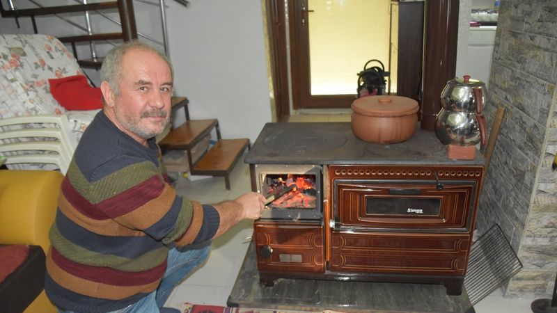 Edirne'de yazlıkçılar sobayı kurup, tatili uzattı