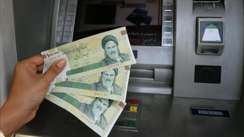 İranlı ekonomist Sultani: İran ekonomisi kilitlendi