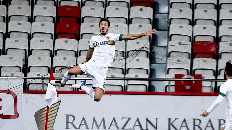 Salih Uçan, ilk maçında Ersun Yanal'ı üzdü