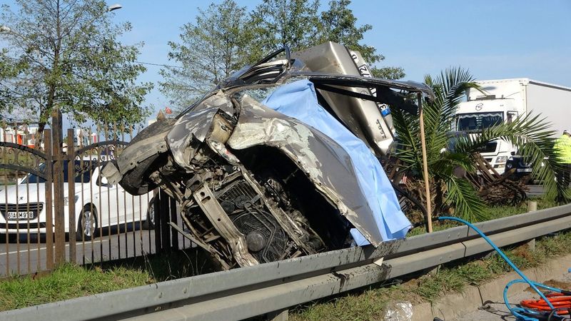 Trabzon'da 1 kadının öldüğü feci kazanın görüntüsü