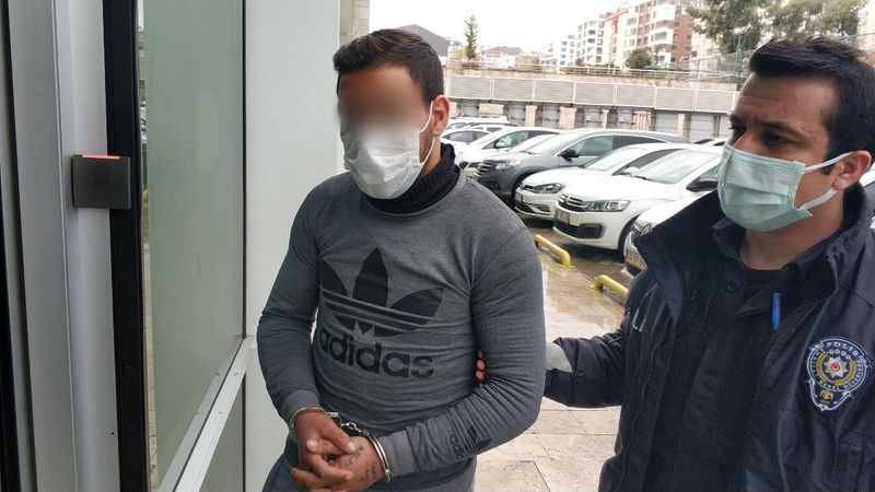 Samsun'da kendisine sosyal mesafe uyarısı yapan adamı hastanelik etti