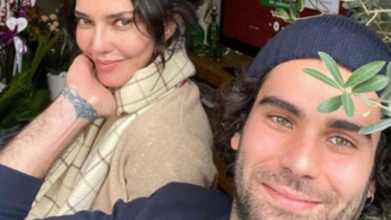 Hande Ataizi'den aşk pozu