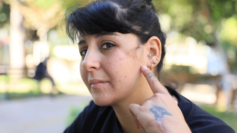 Antalya'da kendisini yaralayan eşi tahliye olan kadın: Korkuyorum