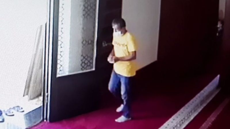 Gaziantep'te imamın telefonunu çalan hırsız kamerada