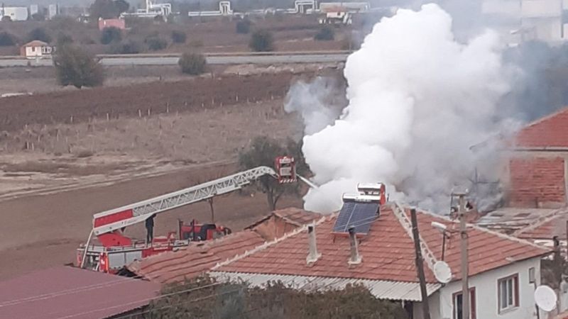 Manisa'da yalnız yaşayan yaşlı kadın, evinde çıkan yangında öldü