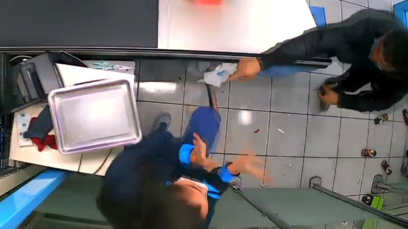 Adana'da bıçaklı market soygunu zanlısı tutuklandı