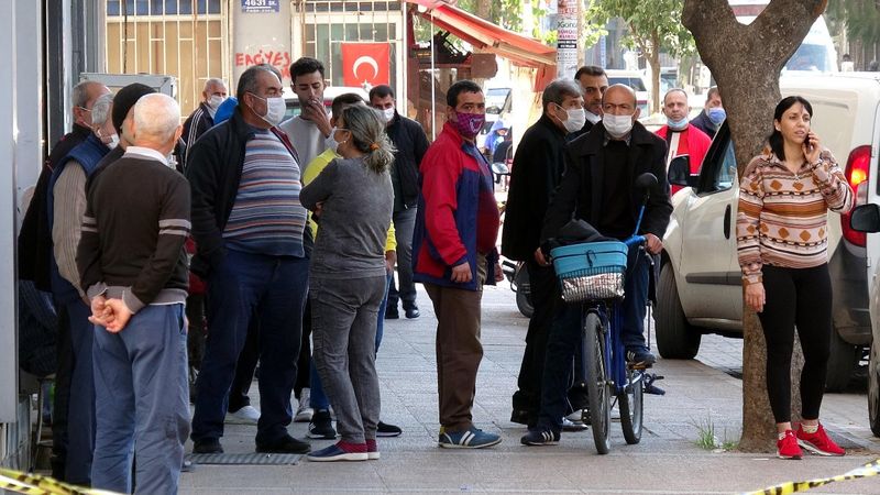 Mersin'de arkadaşını başından vurarak öldürdü
