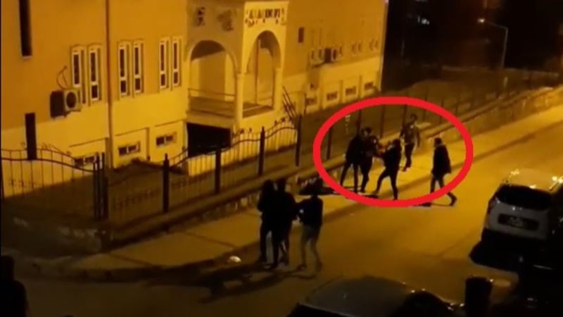 Bursa'da kısıtlamaya rağmen sokak ortasında kavga