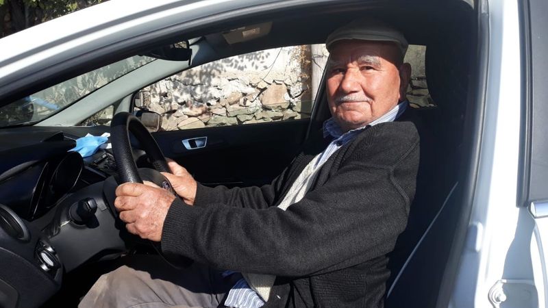Balıkesir'de vatandaş, 75 yaşında ehliyet sahibi oldu